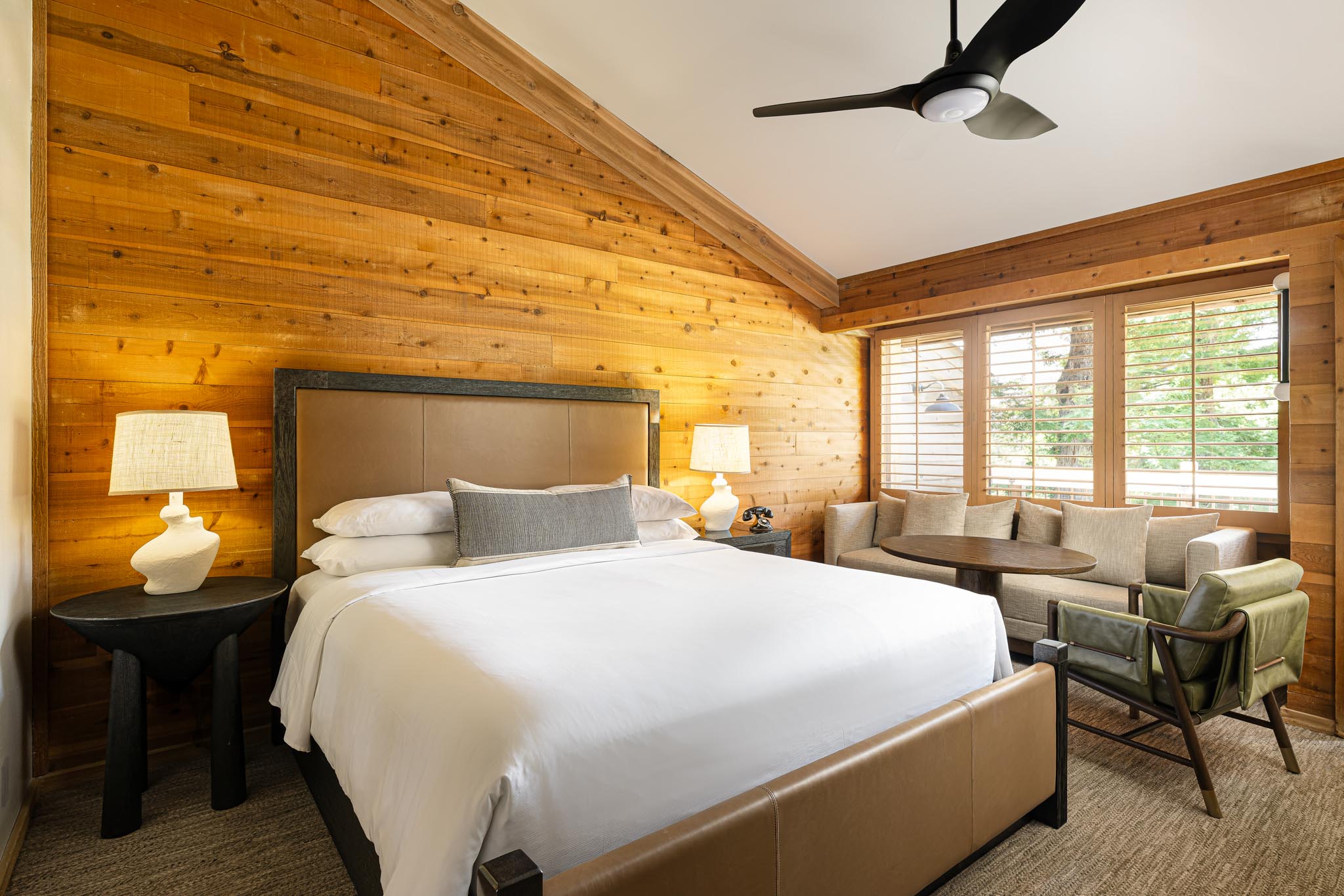 /images/stay/Ventana Fireplace Guestroom Bedroom.jpg